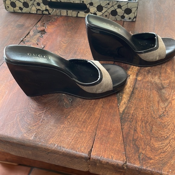 Gucci Slide- Must Have Go-To Everything Gucci! - Picture 4 of 11